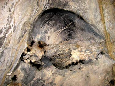 A «living room» in caves of Lombrives, where once the Cathars hid